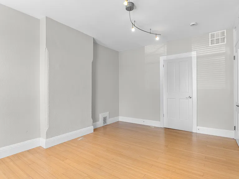 2952 Champa St — Photo 35
