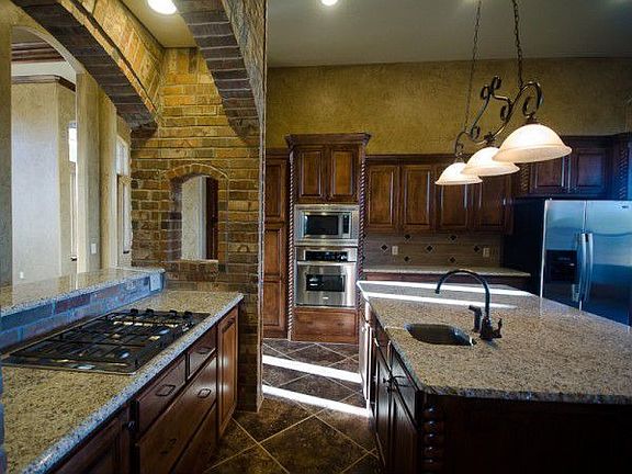 4th image of 15600 Colonial Bella Dr