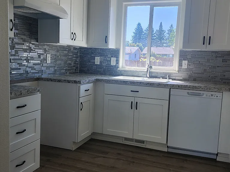 1667 Wendy St NE — Photo 7