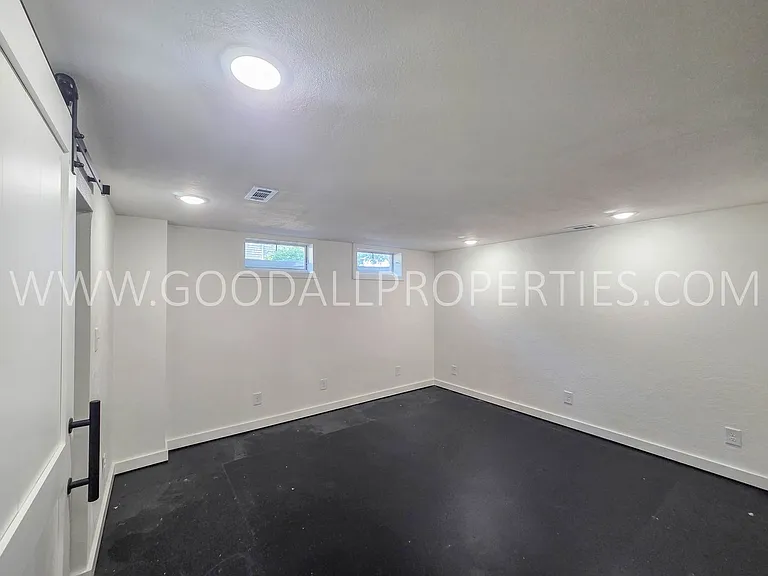 2908 78th St — Photo 14