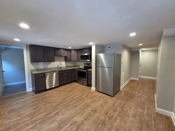 20 Rhodes St #20E, Millbury, MA 01527