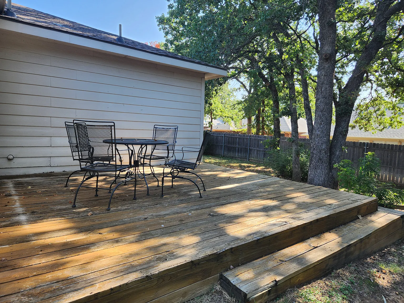 4 bed, 2038 sqft, $2,300 — Photo 4