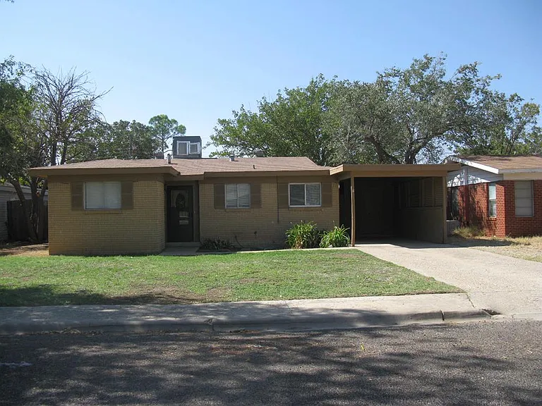 2705 Bagley Ave — Photo 1