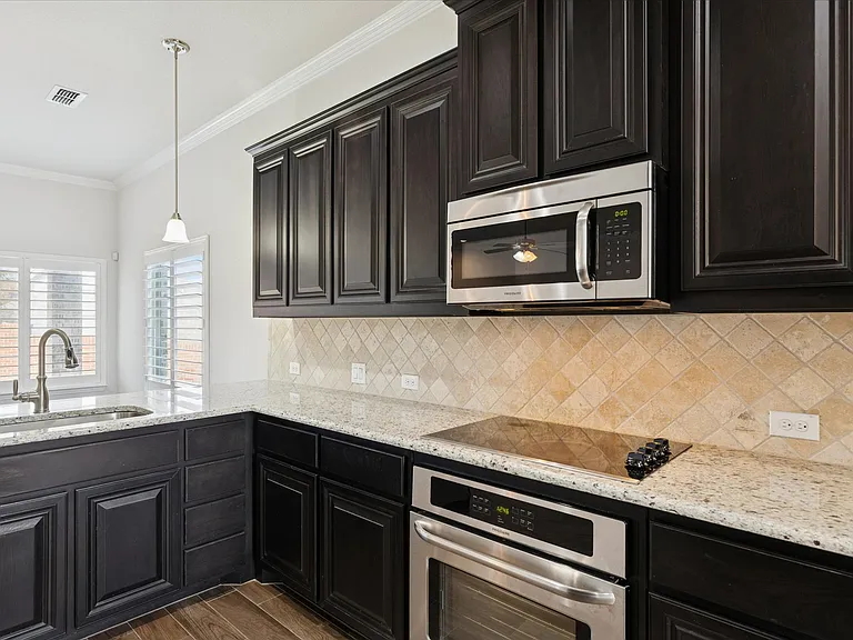 5805 Canyon Oaks Ln — Photo 3
