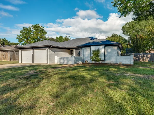 7536 Red Oak St, Fort Worth, TX 76182