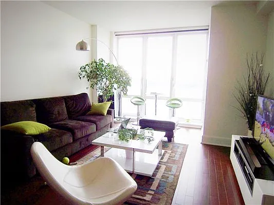 Rented by Maz Group NY | media 9