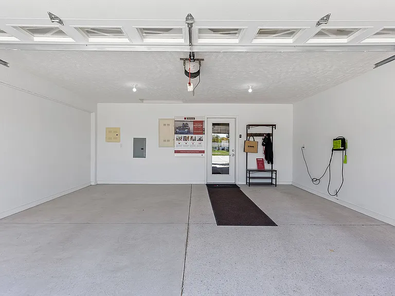 Redwood Shelby Township — Photo 20