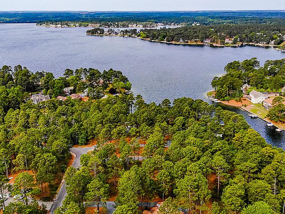 3rd image of 210 Otter Ct