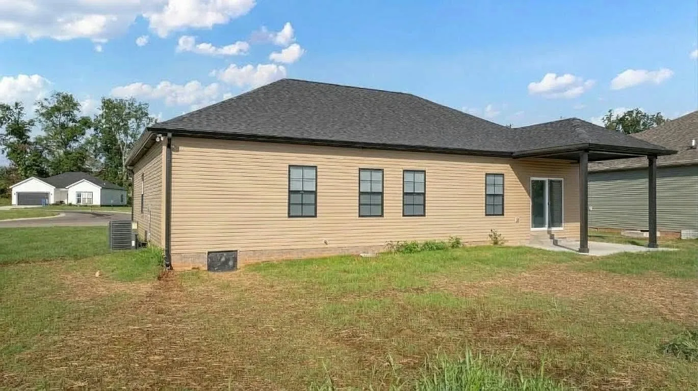 4 bed, 1631 sqft, $2,000 — Photo 2
