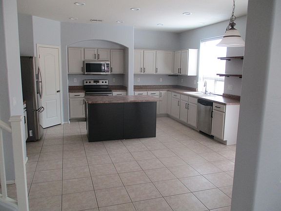 2nd image of 10421 W Wood St