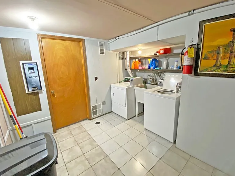5633 Edge Lake Dr #1W — Photo 10