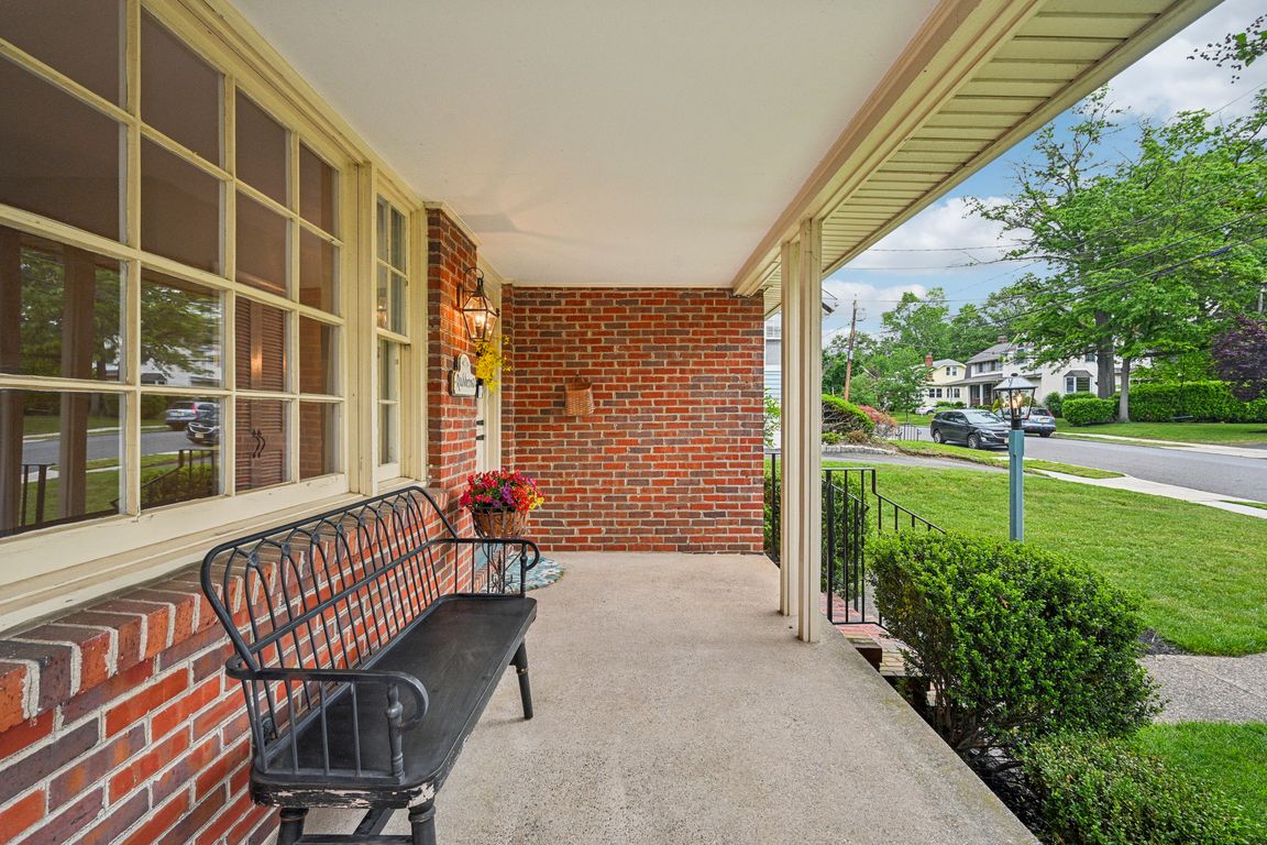 Colford Ave-1705-004.jpg