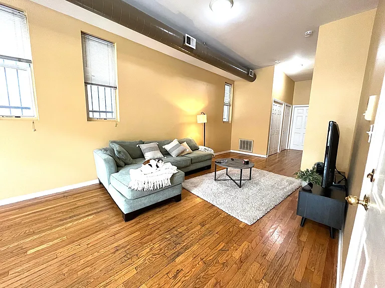 1340 N Dean St #1 — Photo 24