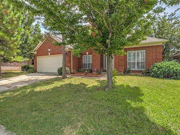 3rd image of 716 Gentry Dr