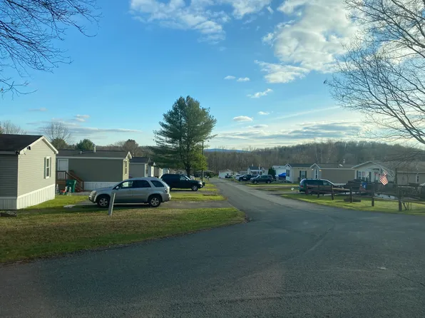 53 Parkview Dr #103, Dalton, PA 18414