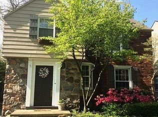 283 Moran Rd, Grosse Pointe Farms, MI 48236