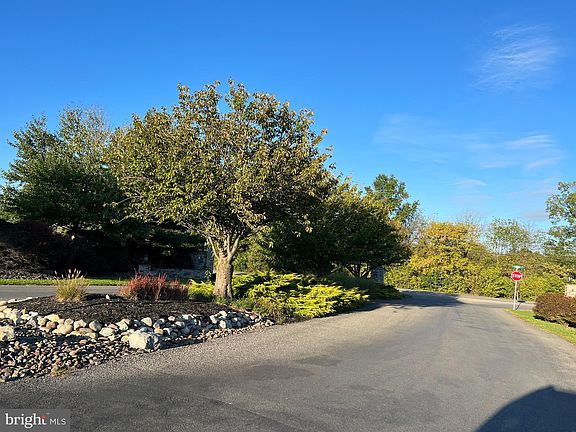 5th image of LOT 61 Castlegreen Dr