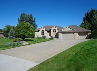 5109 2nd St E, West Fargo, ND 58078