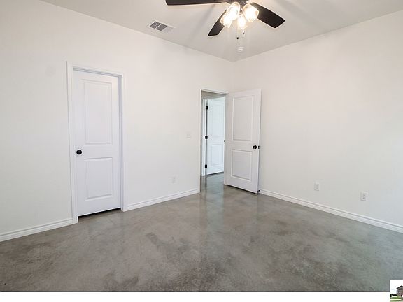 5th image of 114 Leon Ln #A