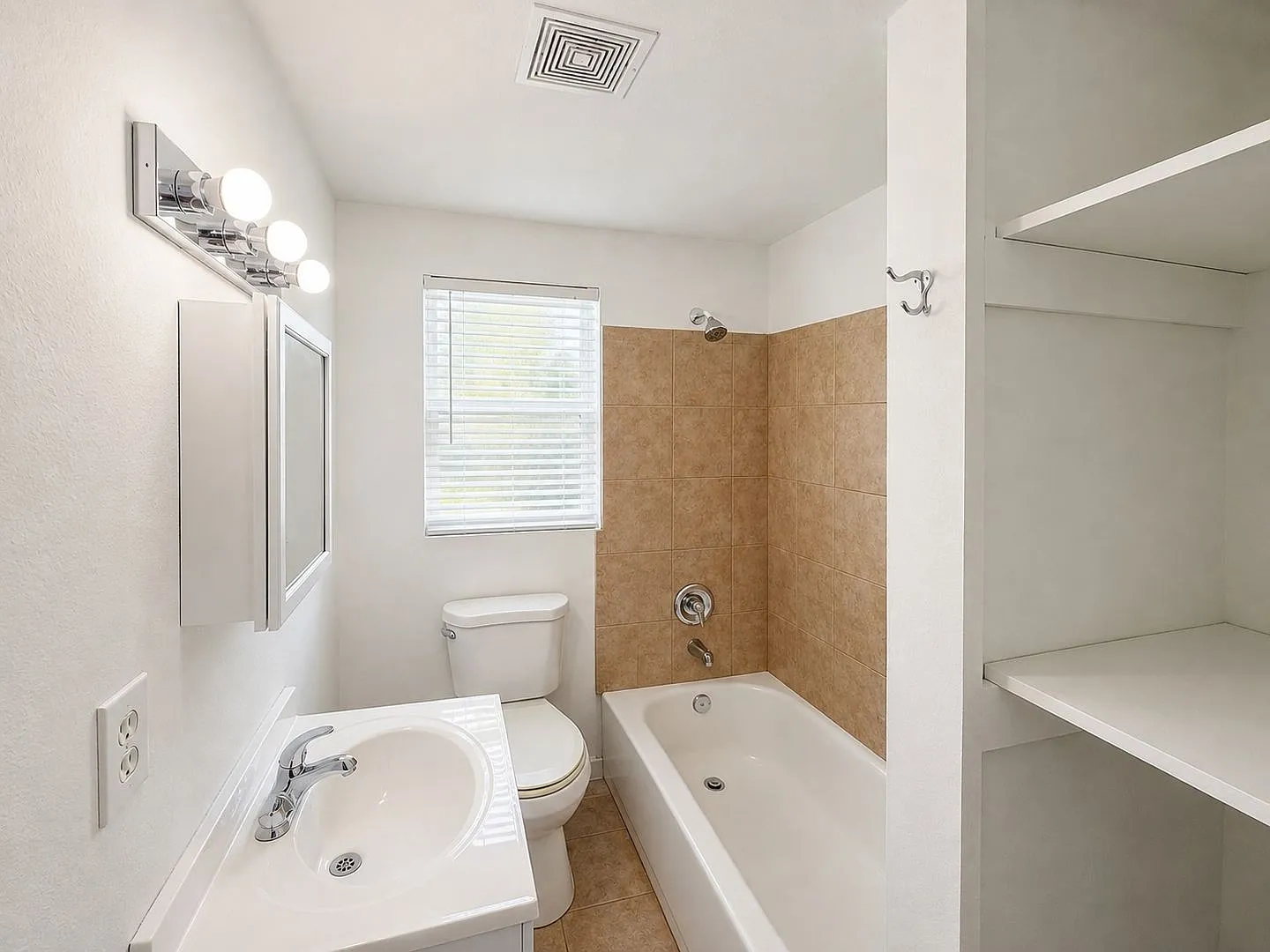 Four Bedroom, One Bath Home — Photo 2