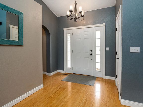 2nd image of 1810 Keller Pl NE