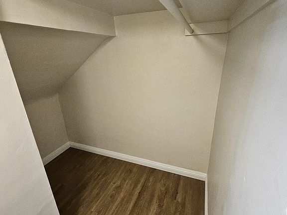 3rd image of 527 N Alexandria Ave #2
