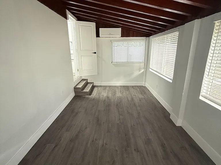 12980 NE 10th Ave — Photo 19