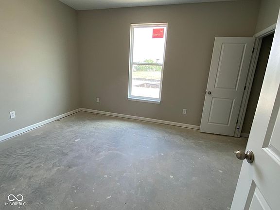 3rd image of 1302 Breckinridge Way