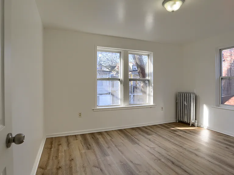 2114 Susquehanna St — Photo 9