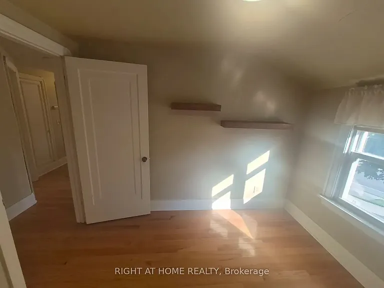 755 Maple Ave — Photo 17