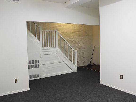 5th image of 1012 N Lovegrove St #A