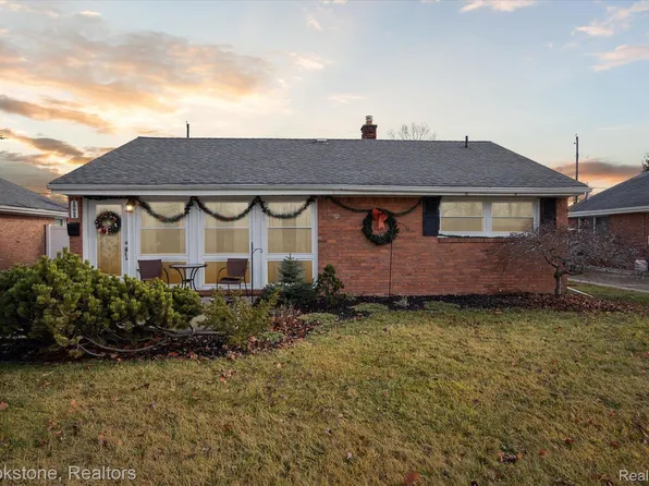 18085 Hinton St, Riverview, MI 48193