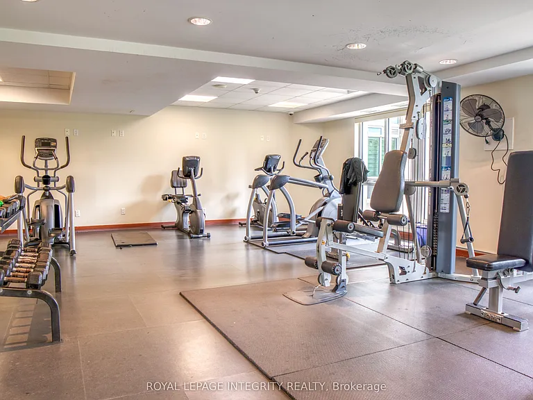 234 Rideau St #707 — Photo 20