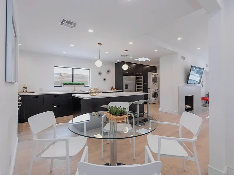 Cartwright Ave, Studio City — Photo 2