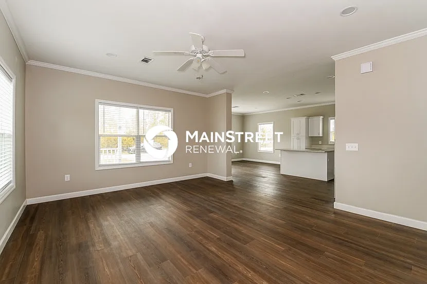 1111 Morton St E — Photo 4