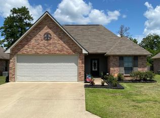397 Crossover Dr, Pineville, LA 71360