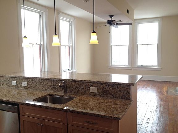 3rd image of 1739 Elm St APT 1