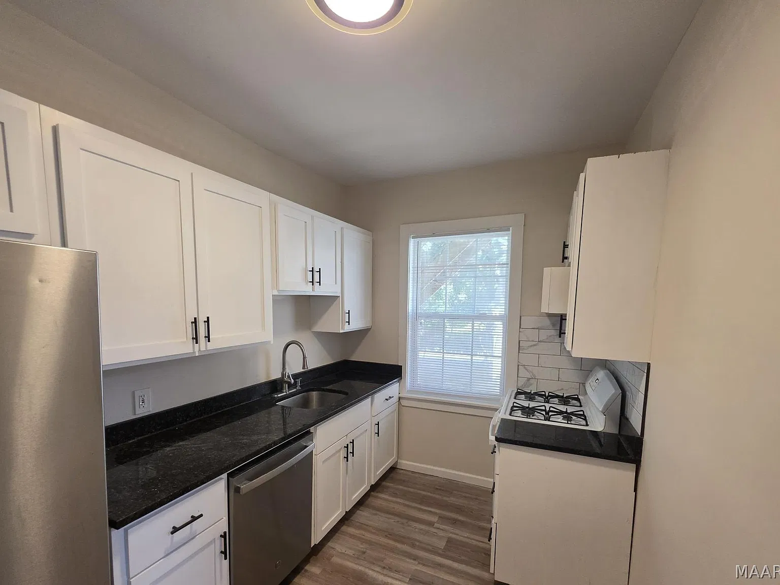 1 bed, 1.0 bath, 525 sqft, $875 — Photo 2