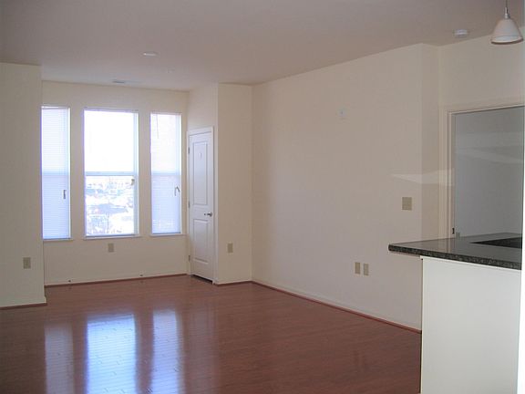 5th image of 2665 Prosperity Ave APT 251