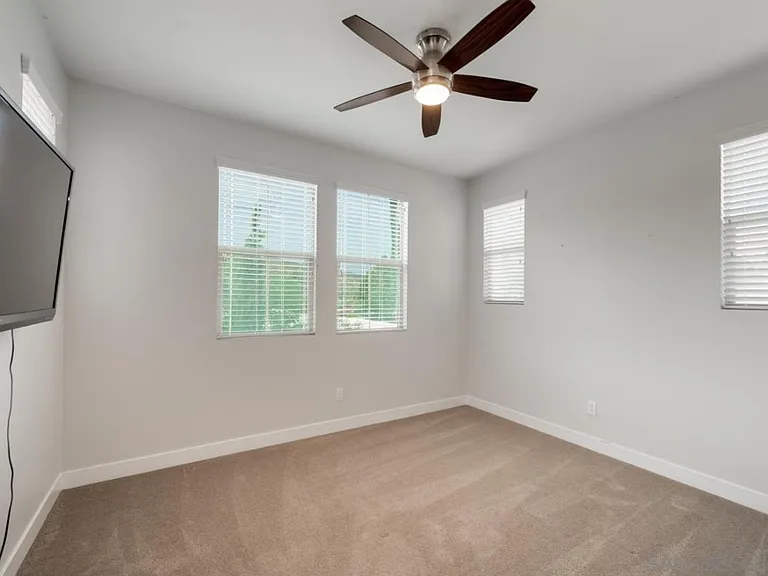 8753 Boulder Ln — Photo 15