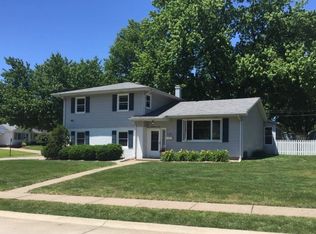 4106 Washington St, Davenport, IA 52806