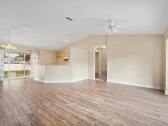 4th image of 9389 SE 162nd Pl