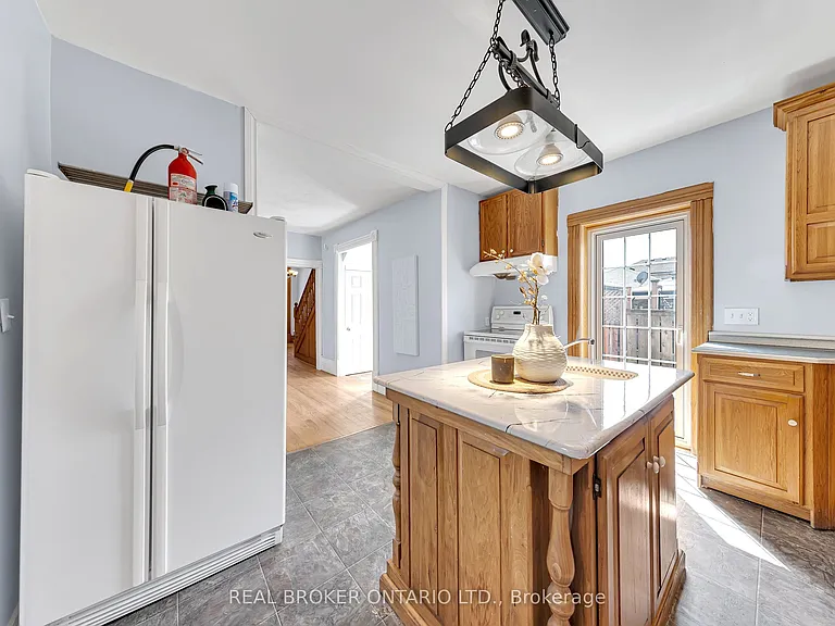 52 1/2 Victoria Ave N #MAIN — Photo 23