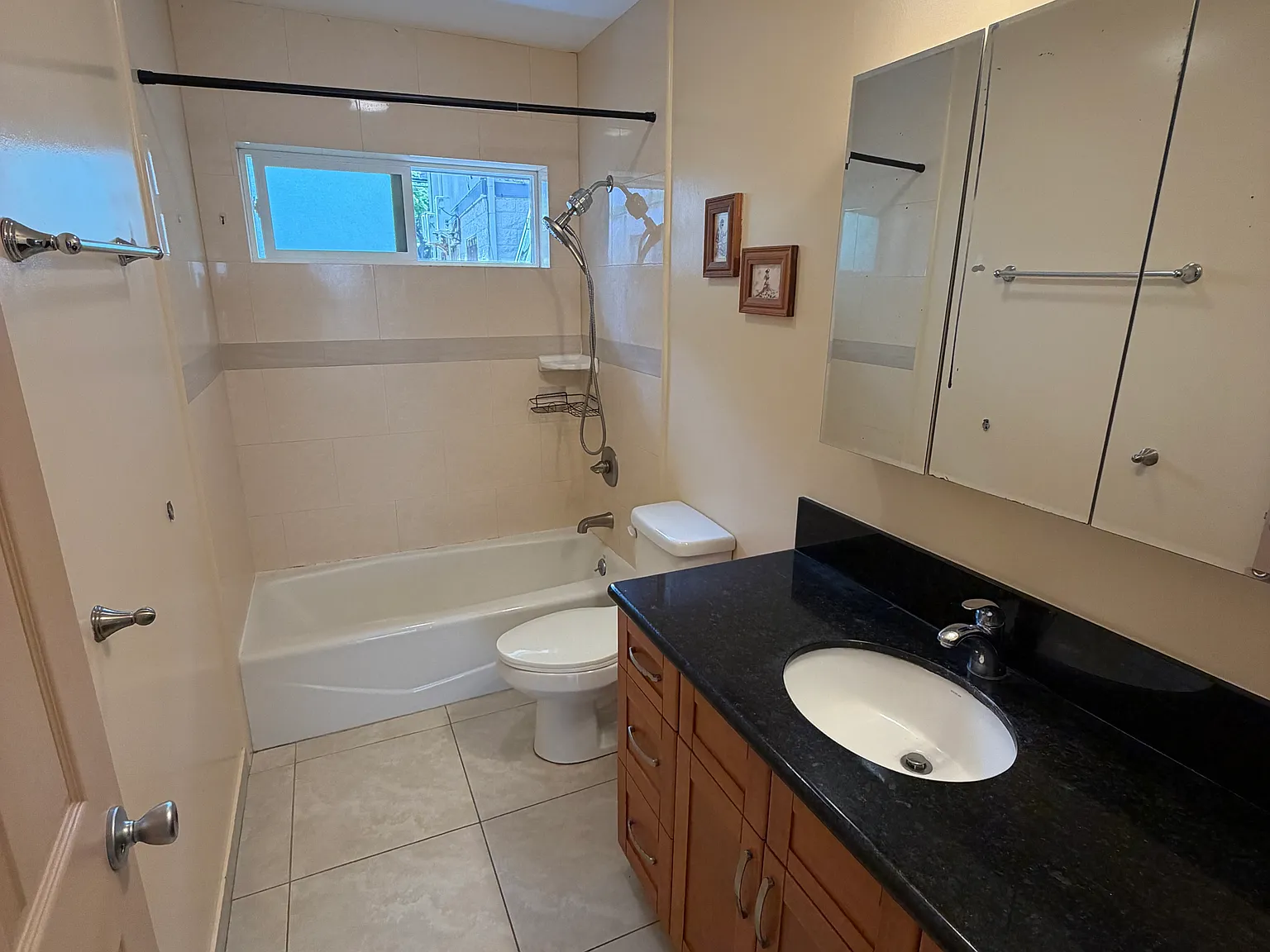 2 bed, 700 sqft, $2,200 — Photo 3