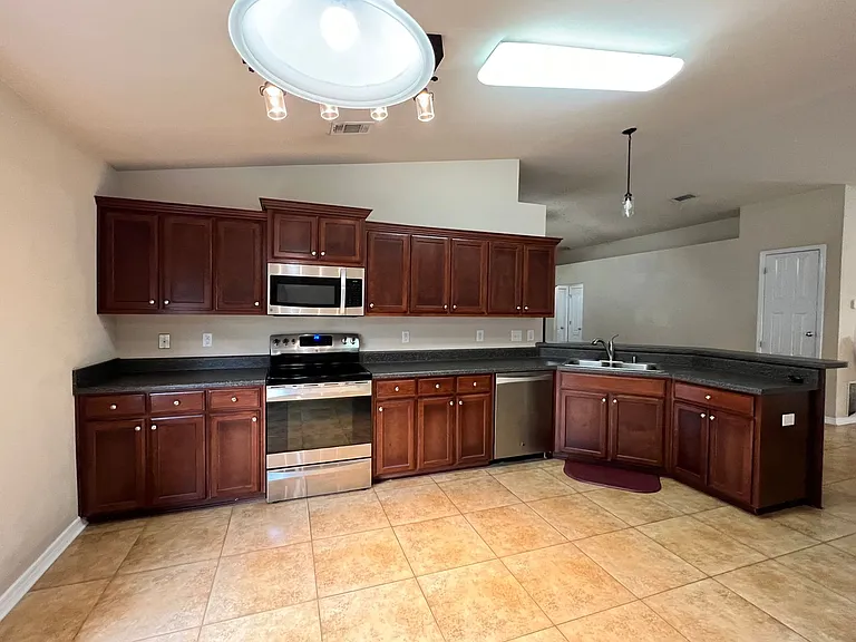 4187 Roosevelt Way — Photo 5