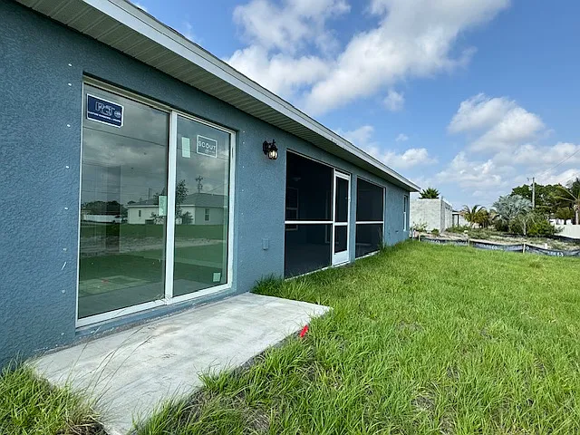 4 bed, 1683 sqft, $2,550 — Photo 3
