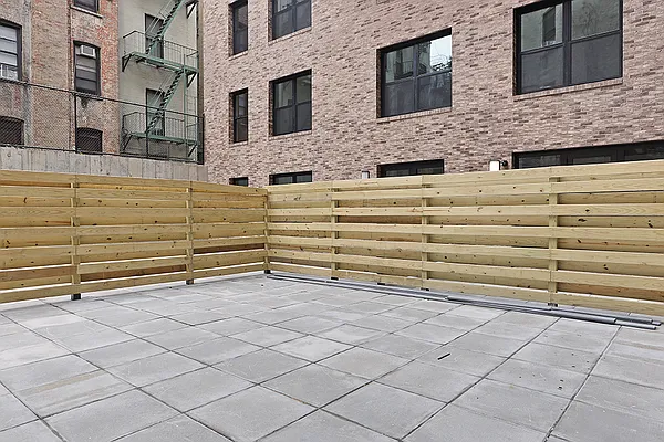 Rented by REZI | media 4