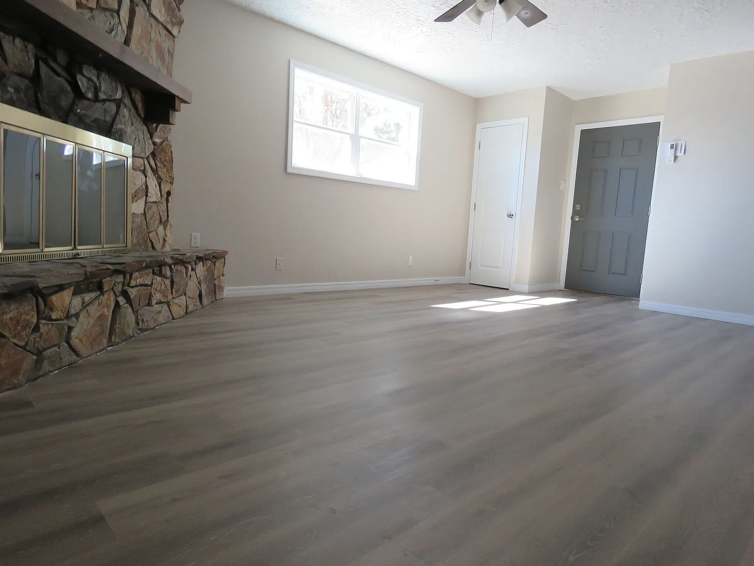 3 bed, 1231 sqft, $1,200 — Photo 2