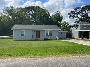 2024 Avenue E, Nederland, TX 77627