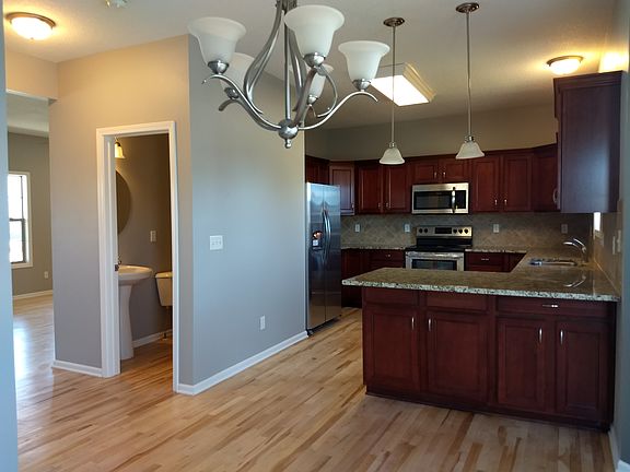 2nd image of 1890 SE Greentree Dr
